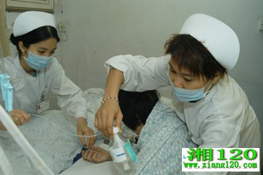 放疗治理前、中、后护理