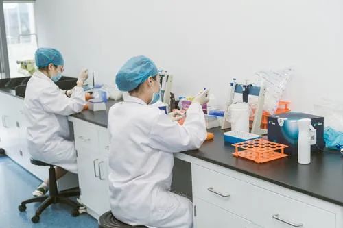 ΢С���ǲ��ǰ�֢ʲô��΢С����